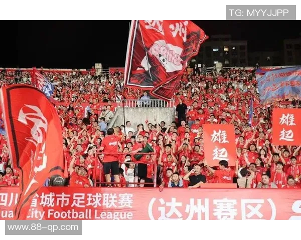 患癌女球迷带病支撑 达州川汉子队全队鼓舞她:加油,咱们与你同在! 患癌女球迷带病支撑 达州川汉子队全队鼓舞她:加油,咱们与你同在!